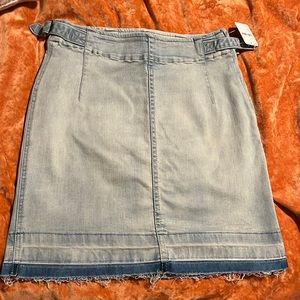 Free people denim skirt size 27 stretchy